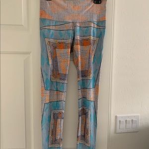 NIYAMA SOL NAVAJO LEGGINGS SIZE MEDIUM